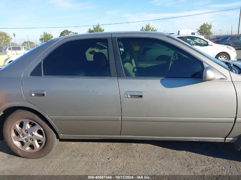 2000 Toyota Camry Le VIN: JT2BG22K3Y0496561 Lot: 40587344