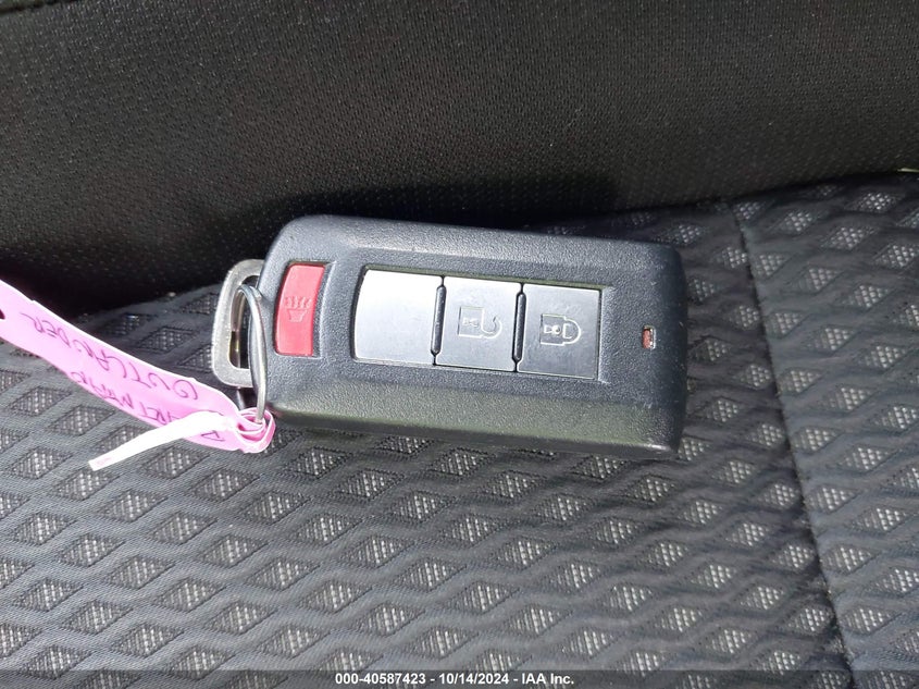 2018 Mitsubishi Outlander Le VIN: JA4AD3A30JZ019562 Lot: 40587423