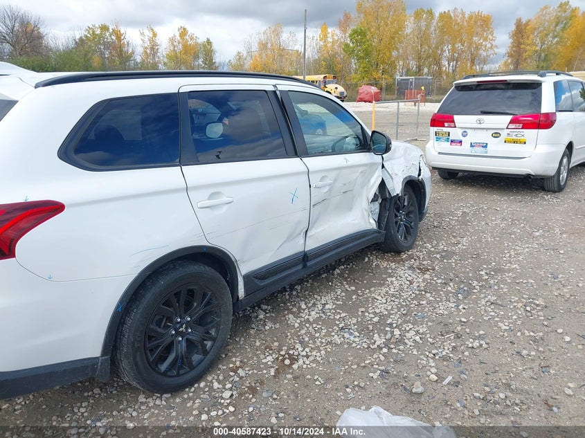 2018 Mitsubishi Outlander Le VIN: JA4AD3A30JZ019562 Lot: 40587423
