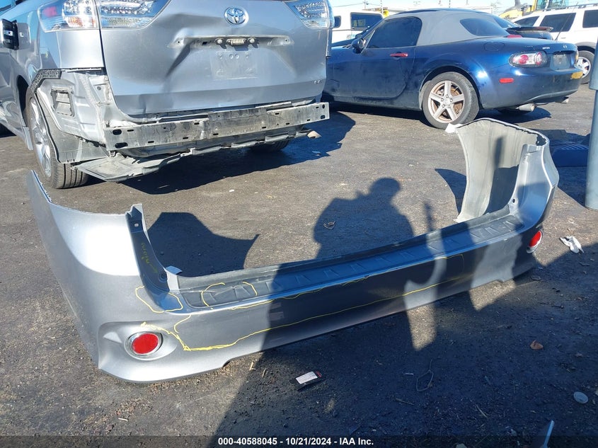 2013 Toyota Sienna Se 8 Passenger VIN: 5TDXK3DC9DS392641 Lot: 40588045