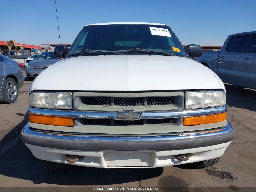 2000 Chevrolet Blazer Ls VIN: 1GNDT13W3Y2370669 Lot: 40588294