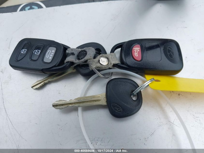 2013 Hyundai Elantra Gls/Limited VIN: KMHDH4AE4DU988342 Lot: 40588656