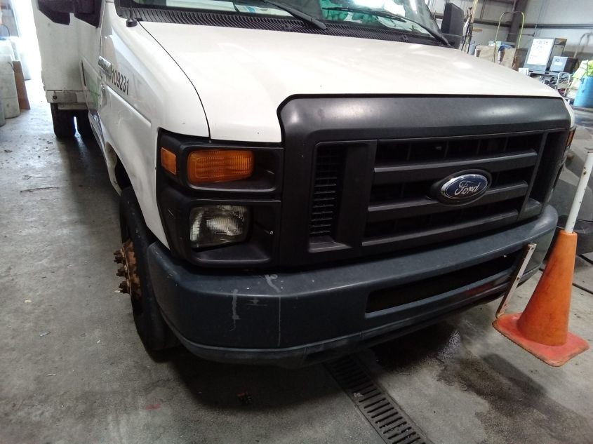 1FDXE4FL6BDA30135 2011 Ford E-450 Cutaway