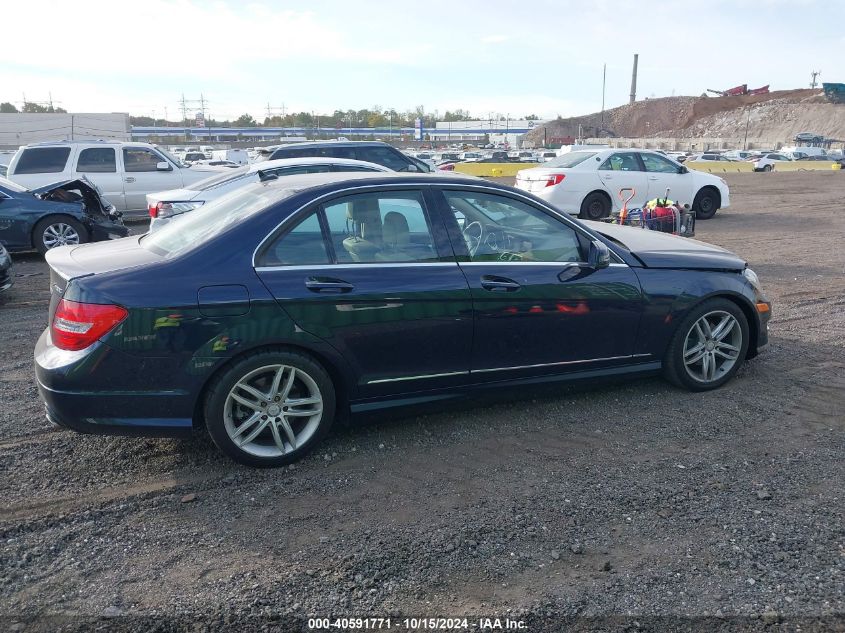 2012 Mercedes-Benz C 300 Luxury 4Matic/Sport 4Matic VIN: WDDGF8BB0CR225695 Lot: 40591771