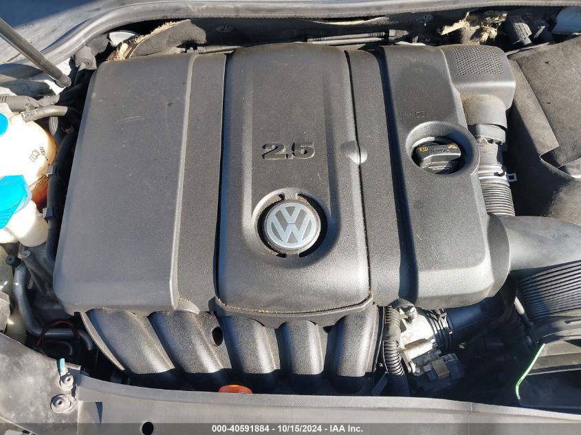 2011 Volkswagen Golf 2.5L 2-Door VIN: WVWBB7AJ5BW121268 Lot: 40591884