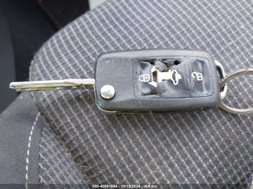 2011 Volkswagen Golf 2.5L 2-Door VIN: WVWBB7AJ5BW121268 Lot: 40591884