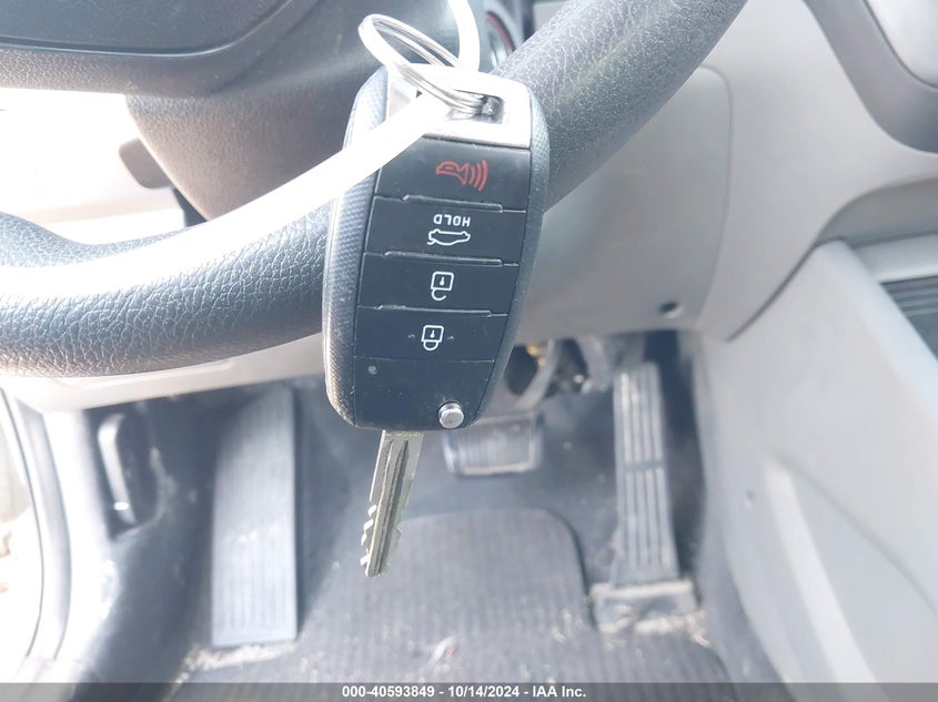 2017 KIA FORTE VIN: 3KPFL4A70HE077197