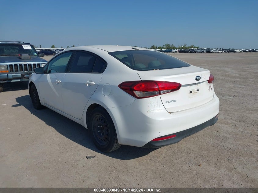 2017 KIA FORTE VIN: 3KPFL4A70HE077197