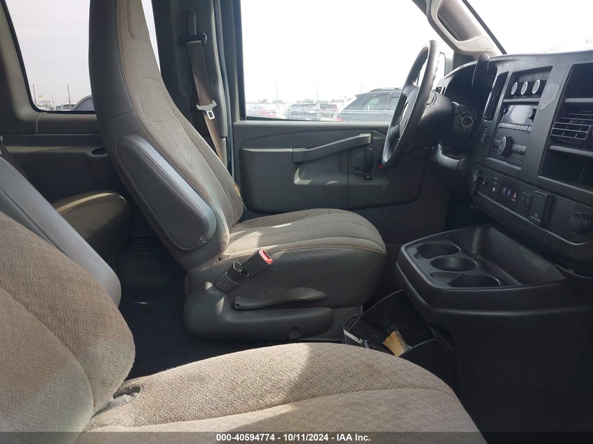 2020 CHEVROLET EXPRESS PASSENGER RWD 3500 EXTENDED WHEELBASE LT - 1GAZGPFG4L1180493