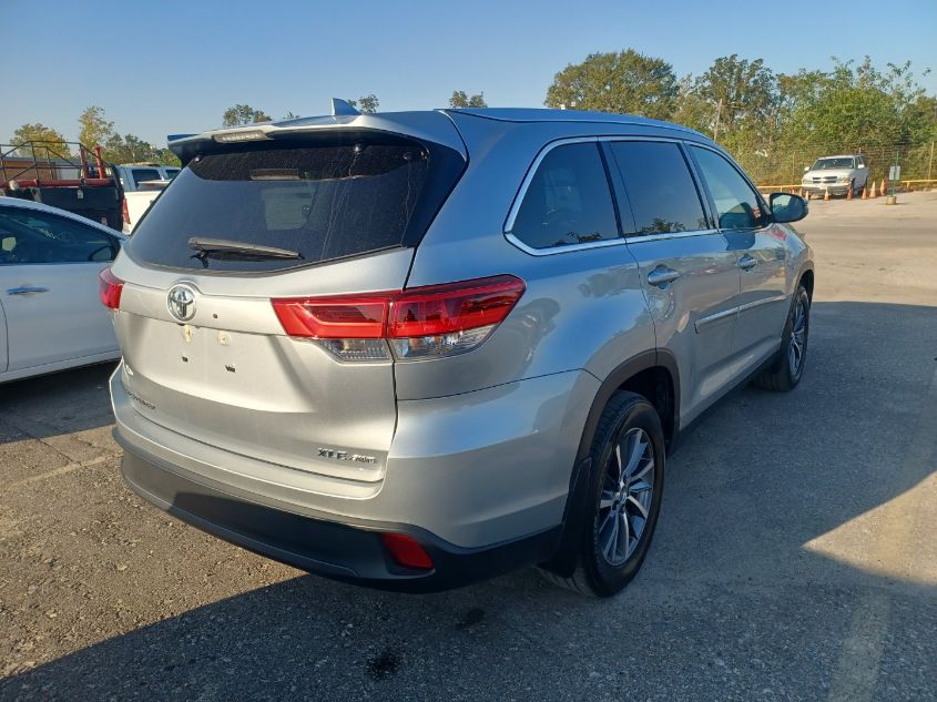 5TDJZRFH9KS710249 2019 Toyota Highlander Se/Xle