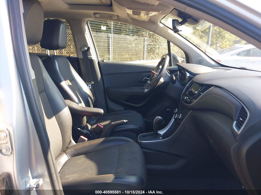 VIN 3GNCJLSBXKL286060 2019 CHEVROLET TRAX LT