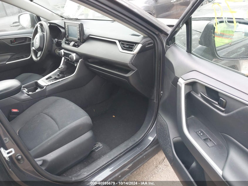 VIN 2T3F1RFVXKW067265 2019 TOYOTA RAV4 LE