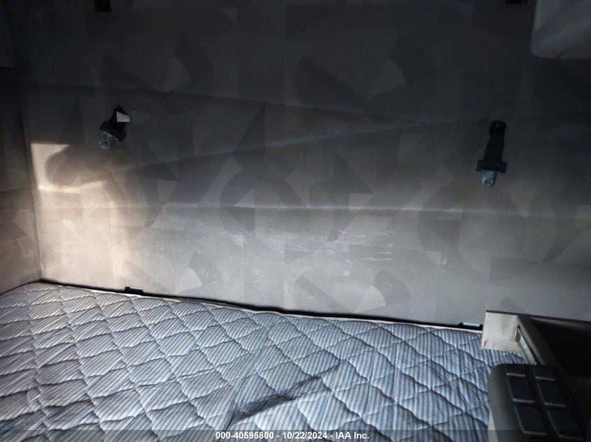 2008 Volvo Vn Vnl VIN: 4V4NC9TG28N460015 Lot: 40595800