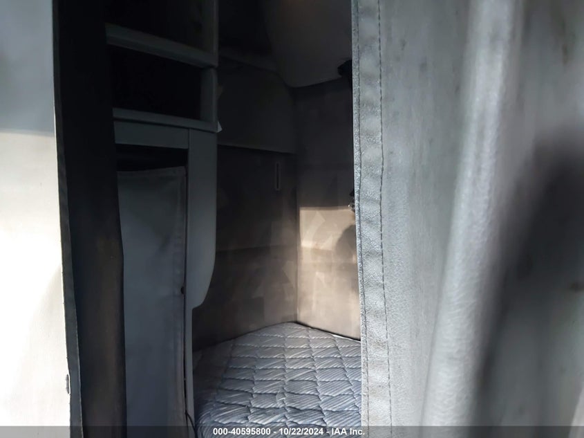 2008 Volvo Vn Vnl VIN: 4V4NC9TG28N460015 Lot: 40595800