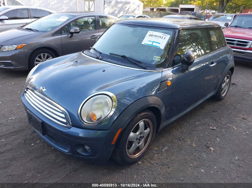 2010 Mini Cooper VIN: WMWMF3C57ATZ26384 Lot: 40595913