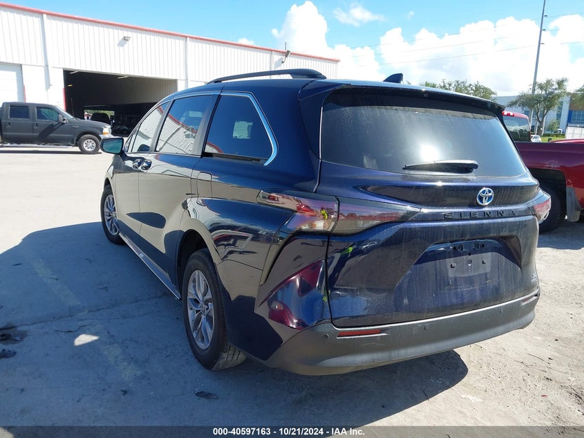 VIN 5TDYRKEC6PS163718 2023 TOYOTA SIENNA XLE