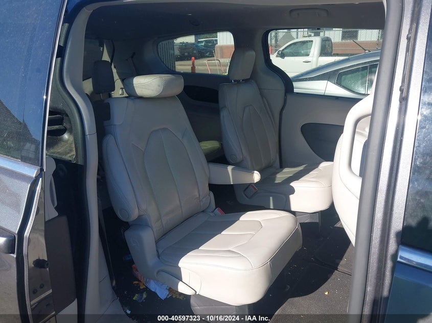 VIN 2C4RC1DG5MR551886 2021 CHRYSLER VOYAGER LXI
