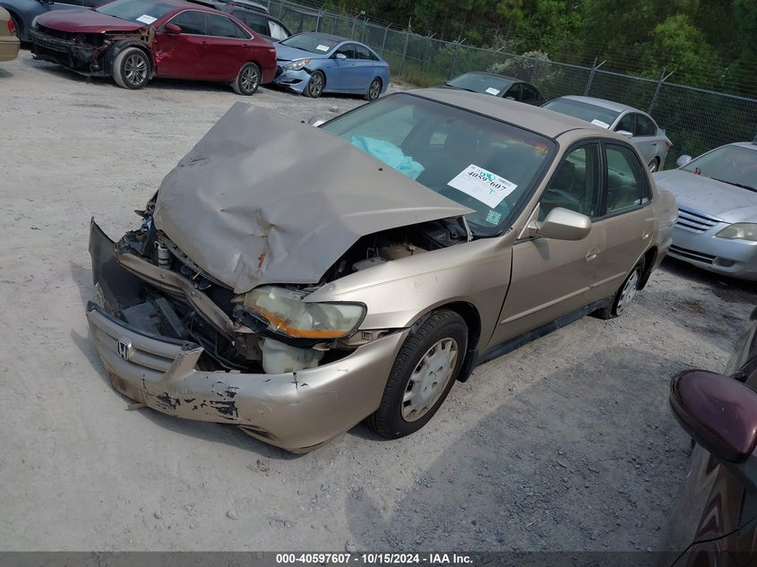 1HGCG56411A066098 2001 HONDA ACCORD photo no. 2