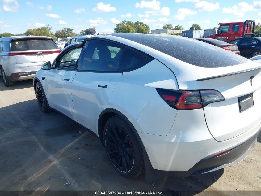 2022 Tesla Model Y Performance Dual Motor All-Wheel Drive VIN: 7SAYGDEF1NF372350 Lot: 40597984