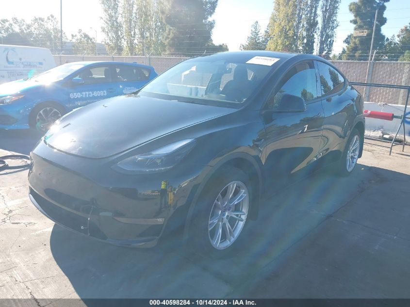 2024 Tesla Model Y Long Range Dual Motor All-Wheel Drive VIN: 7SAYGDEE5RF982457 Lot: 40598284