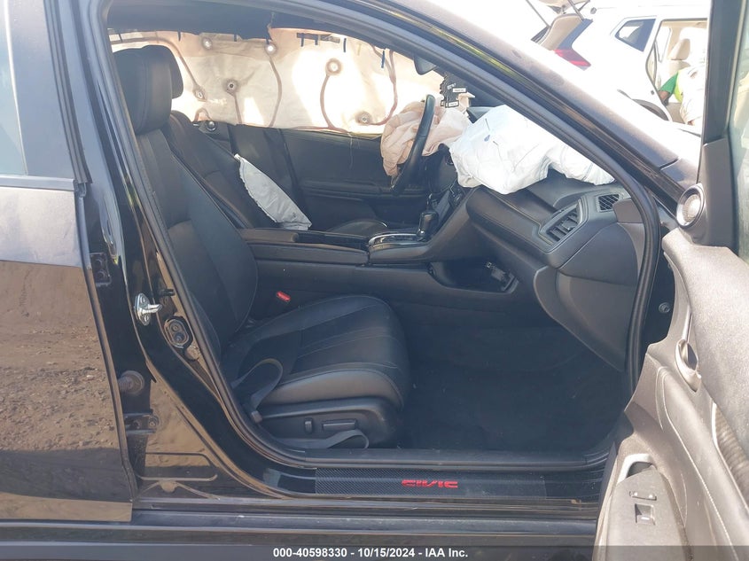 2018 HONDA CIVIC VIN: SHHFK7H9XJU415375
