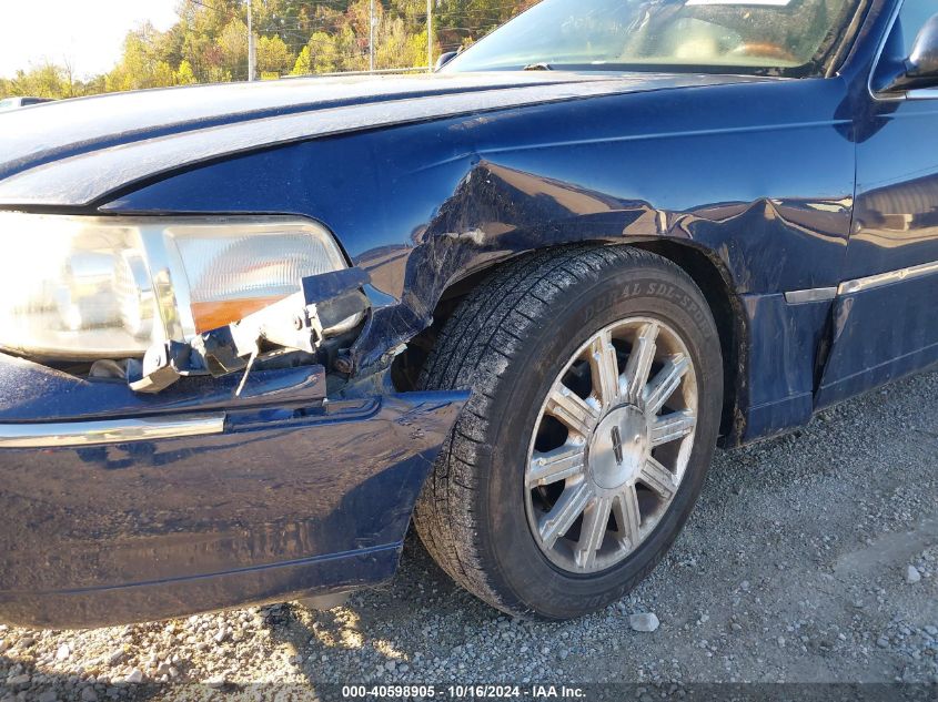 2008 Lincoln Town Car Signature Limited VIN: 2LNHM82W88X639100 Lot: 40598905