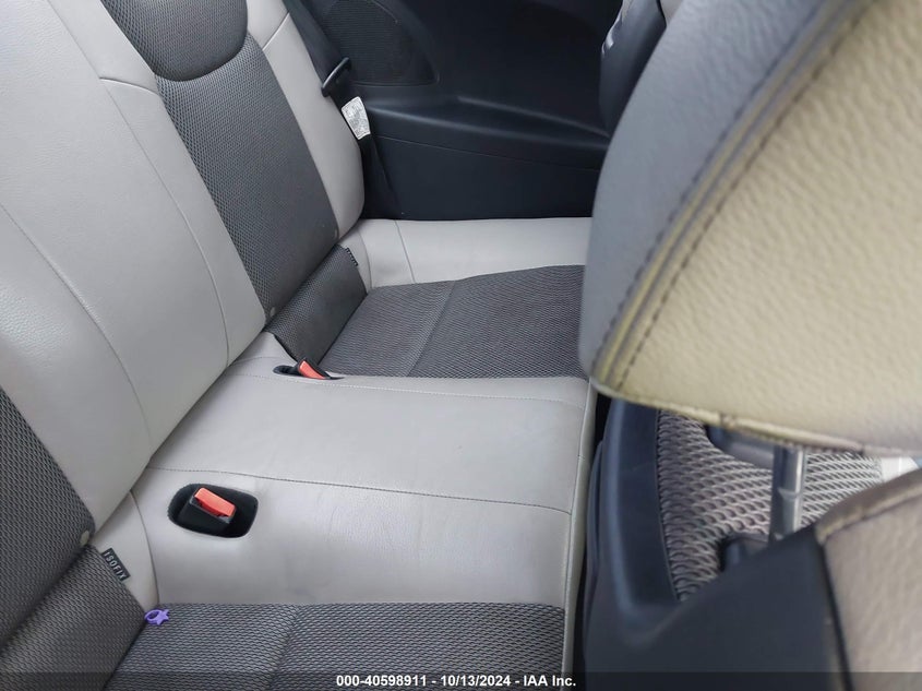 2015 HYUNDAI GENESIS 3.8 BASE - KMHHU6KJ5FU124097