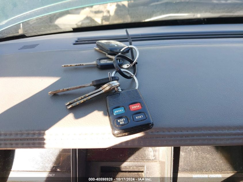 1993 Lincoln Town Car Signature/Jack Nicklaus VIN: 1LNLM82W5PY697691 Lot: 40598928