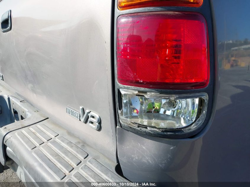 2001 Toyota Tundra Sr5 V8 VIN: 5TBRT34171S152674 Lot: 40600633