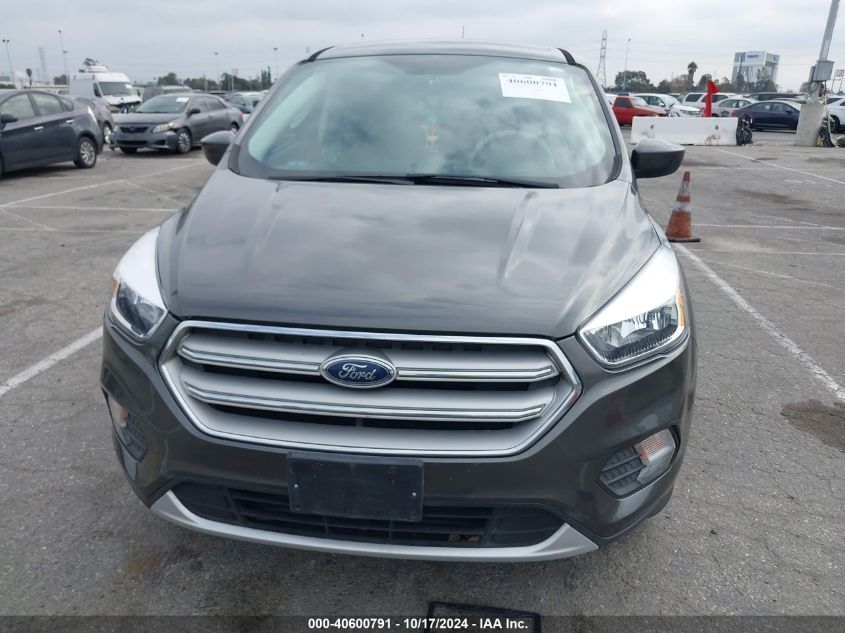 2017 FORD ESCAPE SE - 1FMCU0G93HUA39171