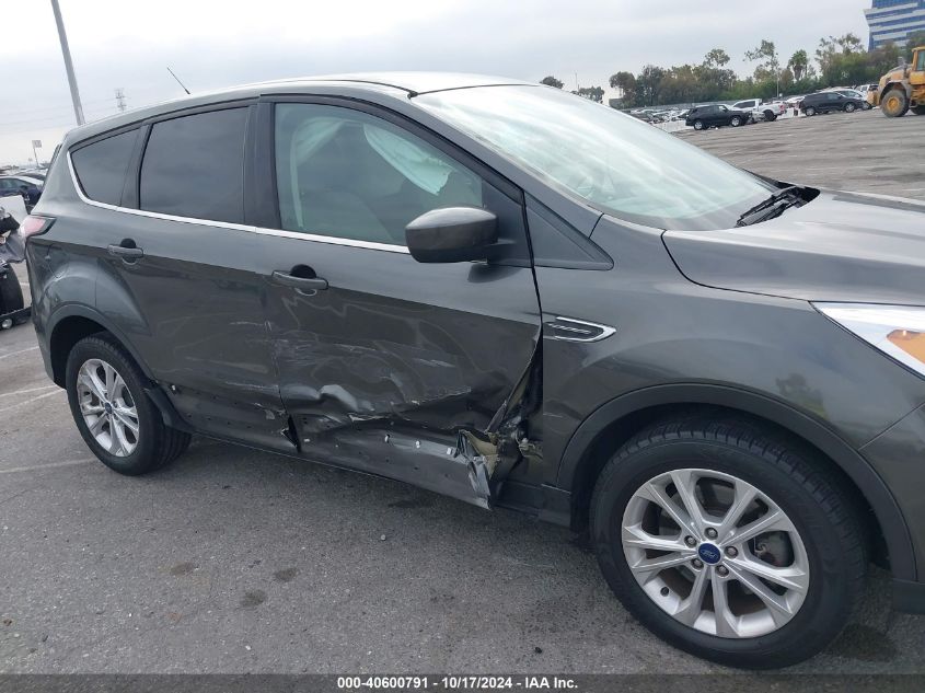 2017 FORD ESCAPE SE - 1FMCU0G93HUA39171