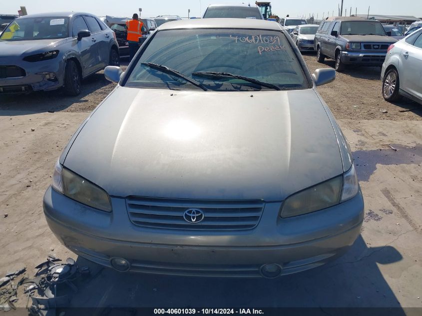 1999 Toyota Camry Le V6 VIN: JT2BF28K9X0207983 Lot: 40601039