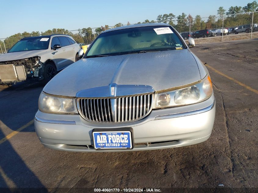 1998 Lincoln Town Car Executive VIN: 1LNFM81W3WY663200 Lot: 40601770