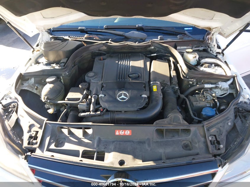 2014 MERCEDES-BENZ C 250 LUXURY/SPORT - WDDGF4HB1EG253214