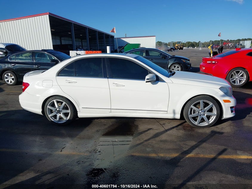 2014 MERCEDES-BENZ C 250 LUXURY/SPORT - WDDGF4HB1EG253214