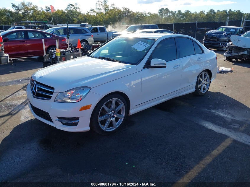 2014 MERCEDES-BENZ C 250 LUXURY/SPORT - WDDGF4HB1EG253214