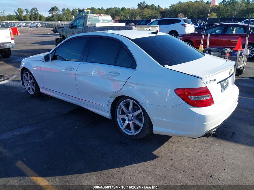 2014 MERCEDES-BENZ C 250 LUXURY/SPORT - WDDGF4HB1EG253214