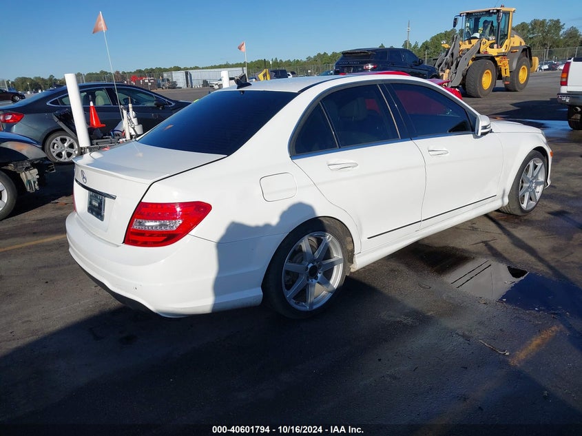 2014 MERCEDES-BENZ C 250 LUXURY/SPORT - WDDGF4HB1EG253214
