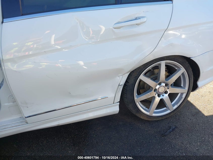 2014 MERCEDES-BENZ C 250 LUXURY/SPORT - WDDGF4HB1EG253214