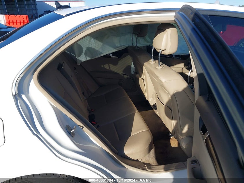 2014 MERCEDES-BENZ C 250 LUXURY/SPORT - WDDGF4HB1EG253214