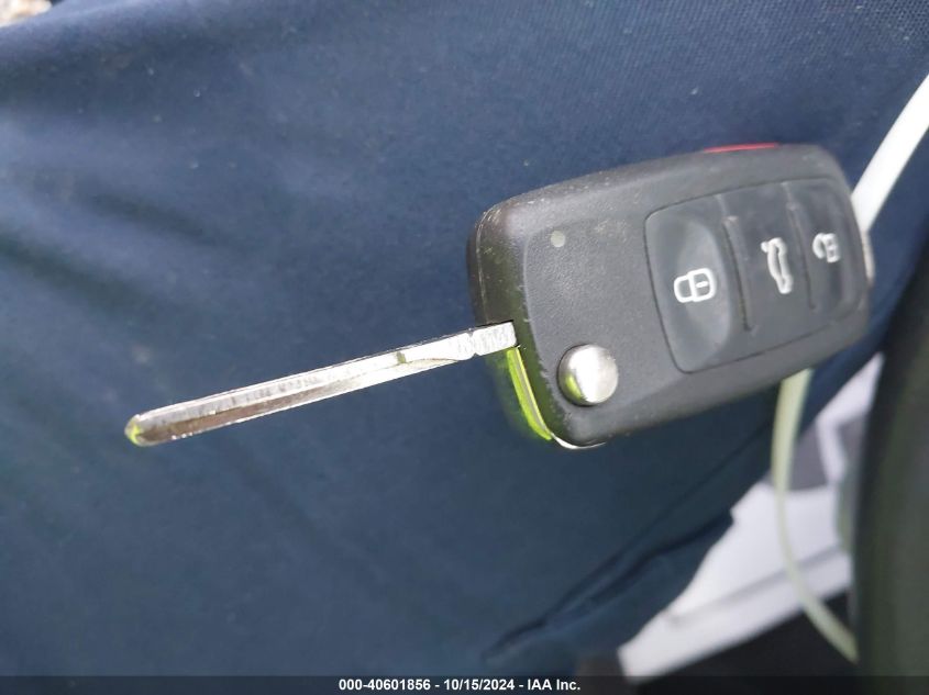 2011 Volkswagen Golf 2.5L 2-Door VIN: WVWBB7AJ9BW033825 Lot: 40601856