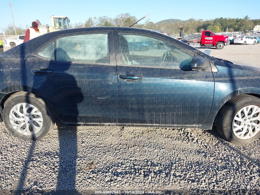 VIN 2T1BURHE5HC823882 2017 TOYOTA COROLLA LE