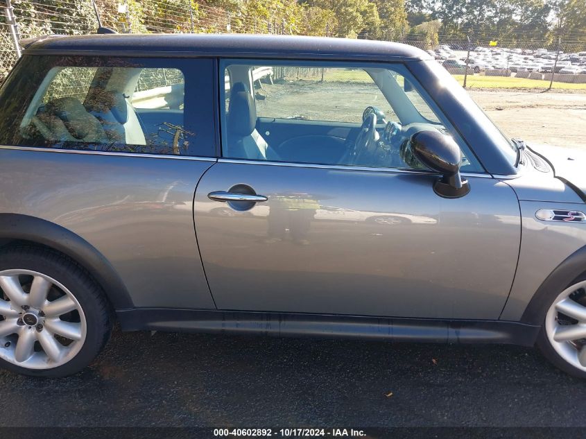 2005 Mini Cooper S VIN: WMWRE33445TD95511 Lot: 40602892