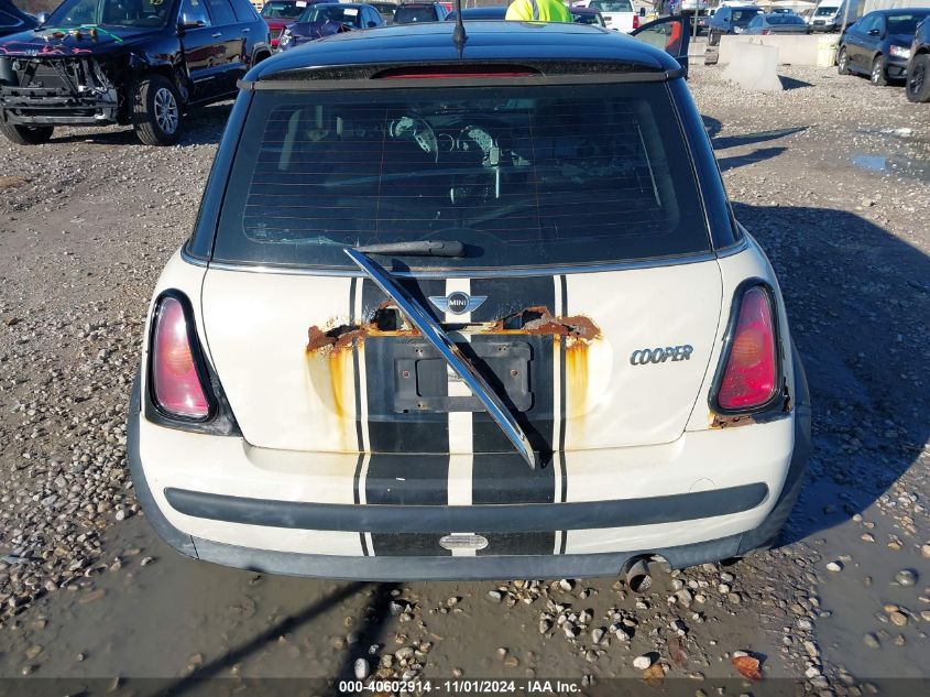 2003 Mini Cooper VIN: WMWRC33443TE18157 Lot: 40602914