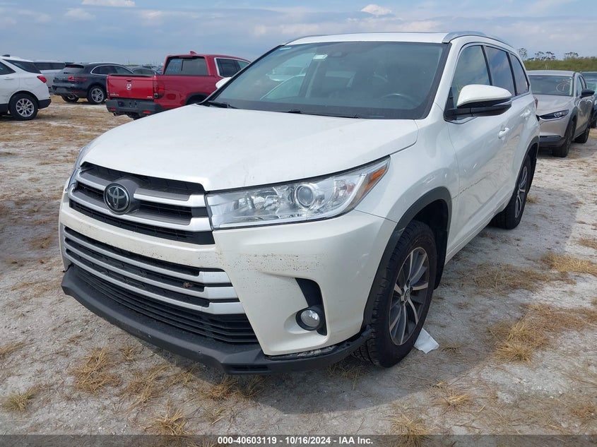 VIN 5TDJZRFH7HS419726 2017 TOYOTA HIGHLANDER XLE