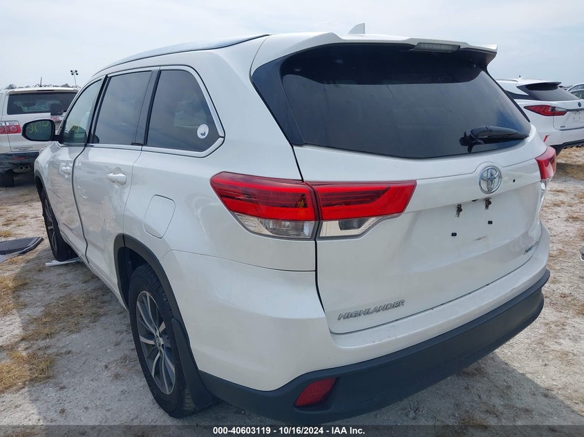 VIN 5TDJZRFH7HS419726 2017 TOYOTA HIGHLANDER XLE
