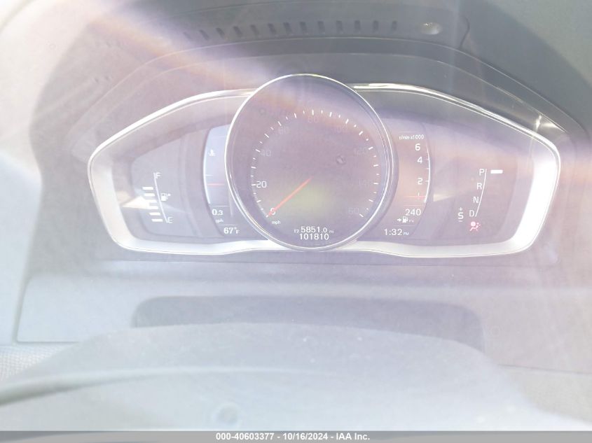 2016 Volvo Xc60 T5 Drive-E Premier VIN: YV440MDK4G2901940 Lot: 40603377