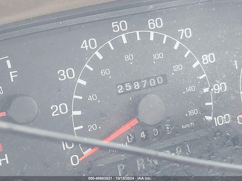 2000 Ford F-250 Lariat/Xl/Xlt VIN: 1FTNX21F9YEA29110 Lot: 40603521