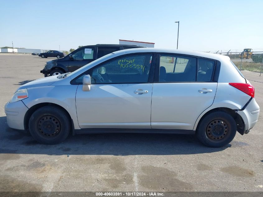 2009 Nissan Versa 1.8S VIN: 3N1BC13E69L449697 Lot: 40603591