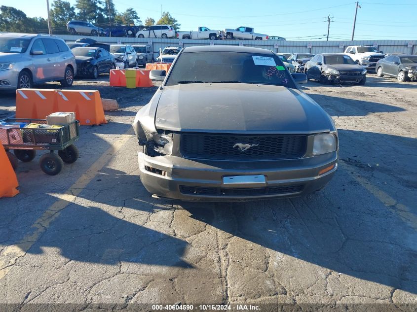 2005 Ford Mustang V6 Deluxe/V6 Premium VIN: 1ZVFT80NX55162012 Lot: 40604590